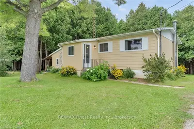 1082 Pine Grove Road, Greater Napanee, On K0k 2w0