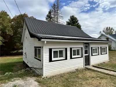 114 Queen Street, Tweed, On K0k 2l0