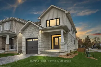 257 HERITAGE PARK Drive, Greater Napanee, ON K7R 3X8