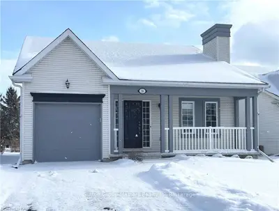 24 Abbey Dawn Drive, Loyalist, On K0h 1g0