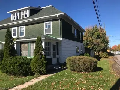 48 Brock Street, Gananoque, On K7g 1j8