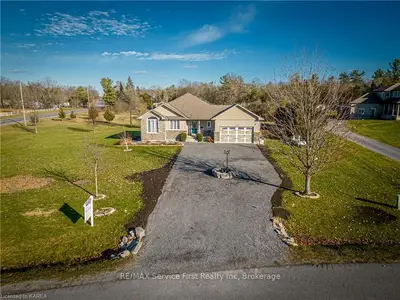 993 Ironwood Road, Kingston, On K7l 5h6