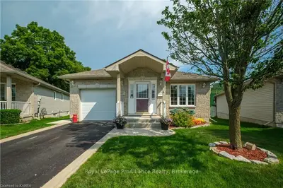 117 Ellesmeer Avenue, Kingston, On K7p 3h9