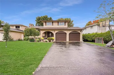 824 Crestwood Avenue, Kingston, On K7p 1s6