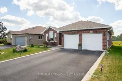 118 CHERRYWOOD Parkway, Greater Napanee, ON K7R 3L1