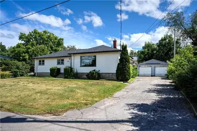 2855 Sydenham Cross Street, Frontenac, On K0h 2t0