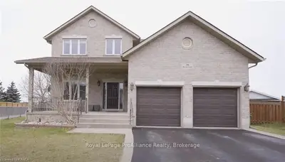 296 Honeywood Avenue, Kingston, On K7k 7l4