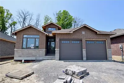 172 Cherrywood Parkway, Greater Napanee, On K7r 0e2