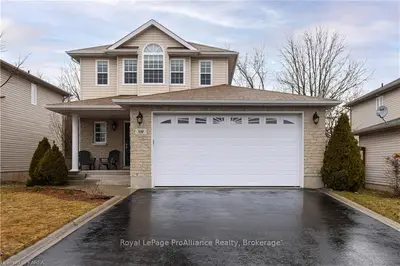410 Grandtrunk Avenue, Kingston, On K7m 8w8