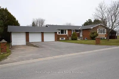 26-28 Shane Street, Loyalist, On K0h 2h0