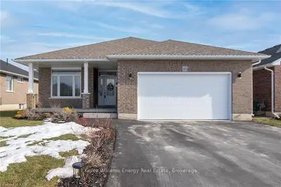 143 Cherrywood Parkway, Greater Napanee, On K7r 3a1