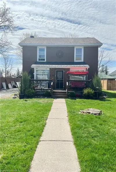 170 Robert Street, Greater Napanee, On K7r 2m7
