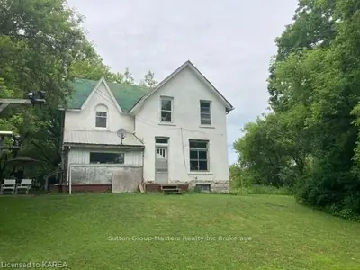 1050 John F. Scott Road, Kingston, On K7l 4v3