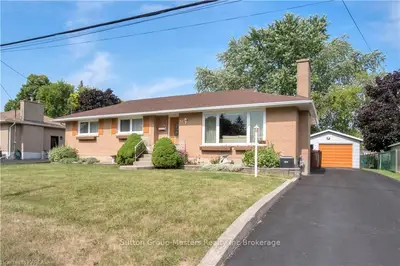 43 Sherwood Avenue, Loyalist, On K7n 1n3