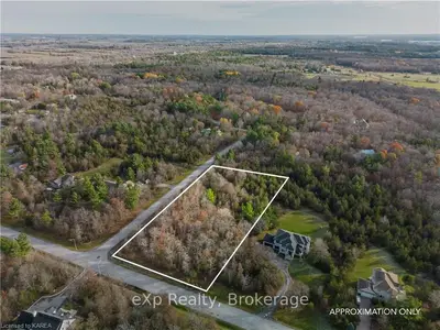 933 Ironwood Road, Kingston, On K7l 5h6