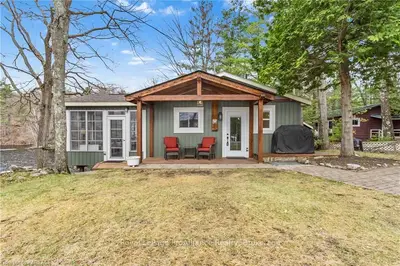 103 OAK POINT Lane, Tay Valley, ON K0H 2P0
