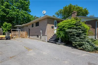 1098 Pinewood Place, Kingston, On K7p 1l1
