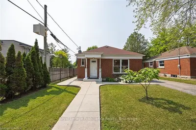 640 Brock Street, Kingston, On K7l 1v6