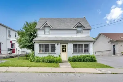 255 THOMAS Street W, Greater Napanee, ON K7R 2H8