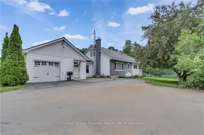 39 Robertson Road, Front Of Leeds & Seeleys Bay, On K7g 2v4