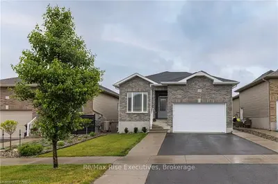 1078 Rosanna Avenue, Kingston, On K7p 0m9
