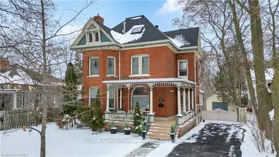 204 EAST Street, Greater Napanee, ON K7R 1T1
