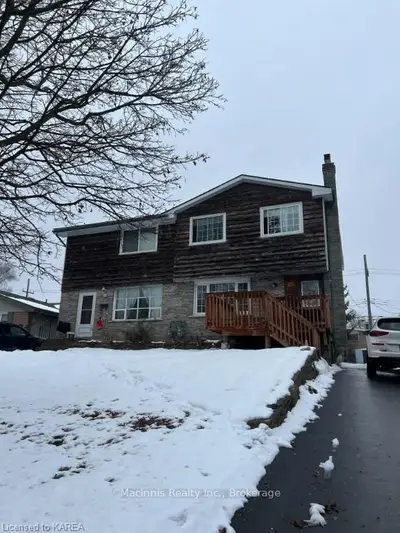 25 Carriage Court Ave Avenue, Kingston, On K7k 5x1