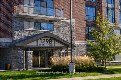 119-129b South Street, Gananoque, On K7g 1s7