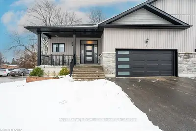 39 Downes Avenue 11, Prince Edward County, On K0k 2t0