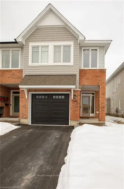 1382 DEMERS Avenue, Kingston, ON K7M 0H8