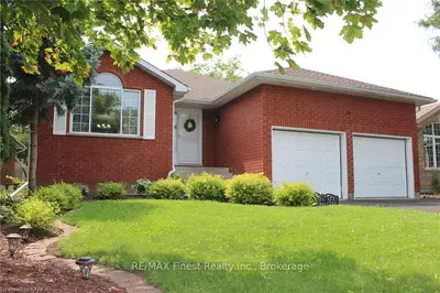 29 Grosvenor Drive, Belleville, On K8p 5k3