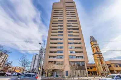 389 Dundas Street 906, London East, On N6b 3l5