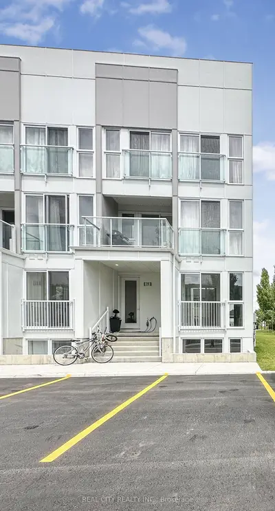 234 Edgevalley Road 77, London East, On N5v 0e4