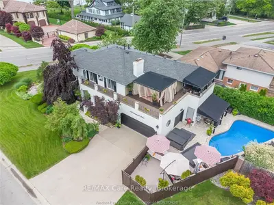 Detached in Tecumseh