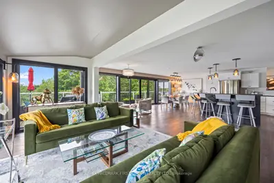 Detached in West Perth