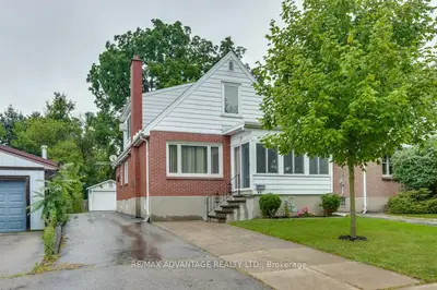 44 Langarth Street W, London South, On N6j 1p2