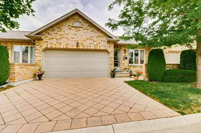 Condo Townhouse in London North