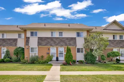 Condo Townhouse in Windsor