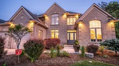 301 East Rivertrace Walk, London North, On N6g 5j7
