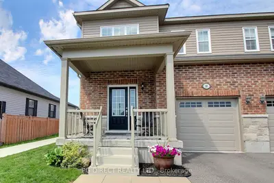 Att/Row/Townhouse in Cobourg