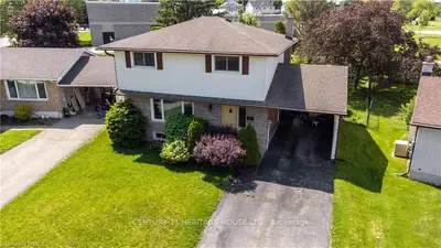 Detached in Brantford