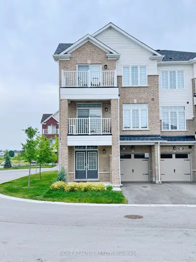 Condo Townhouse in Brant