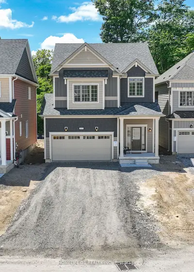 Detached in Gravenhurst