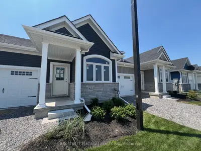 Att/Row/Townhouse in Welland