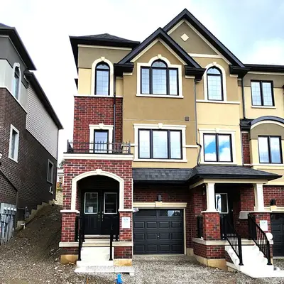 Att/Row/Townhouse in Brantford