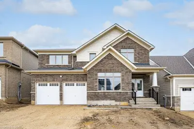 123 Rea Drive, Centre Wellington, On N1m 0j8