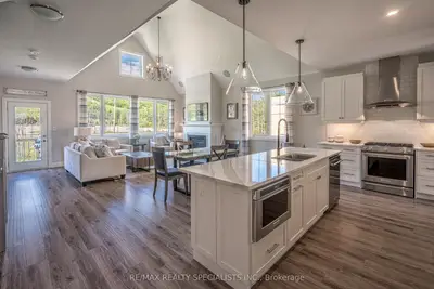 170 Courtland Street, Blue Mountains, On L9y 4e4