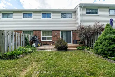 Condo Townhouse in St. Catharines
