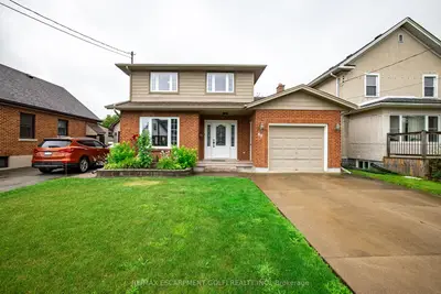 Detached in Thorold
