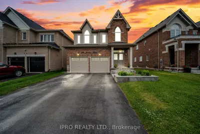 Detached in East Luther Grand Valley